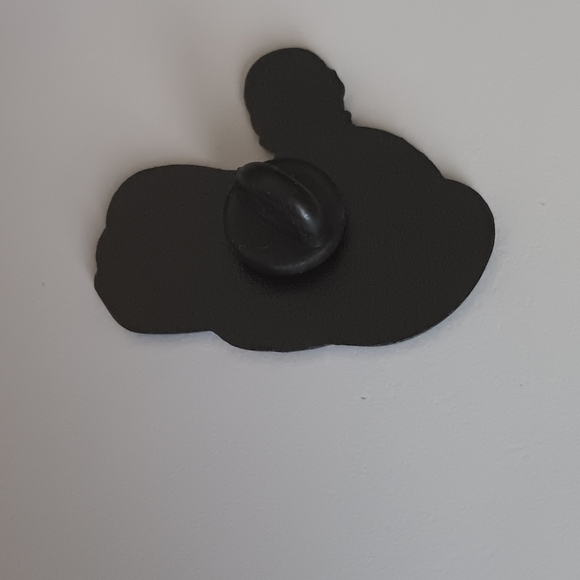 Brooch  (NEW) - Picture 2 of 2